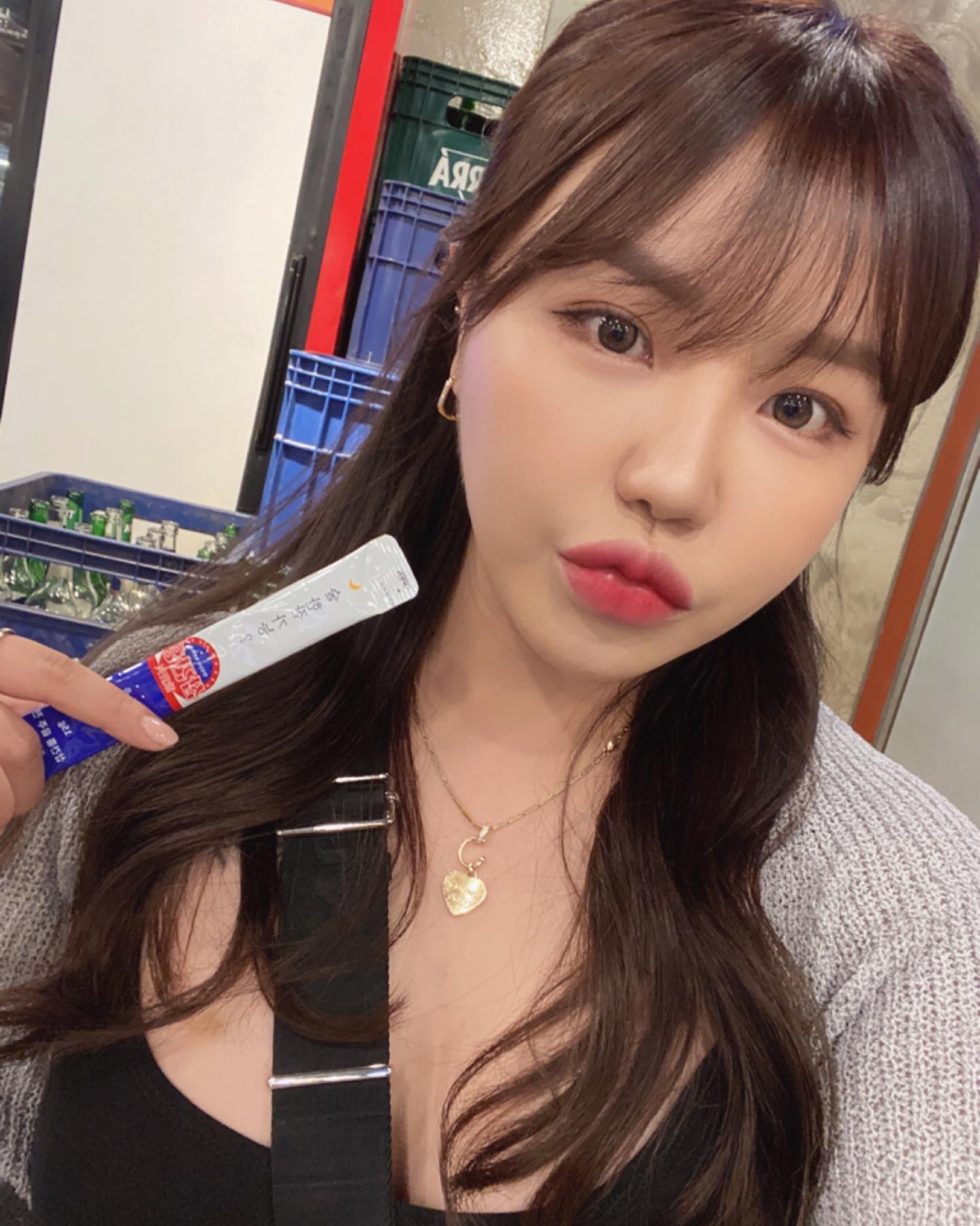 음주전 숙취예방에 도움을 주는 삽간흥! 
술마실때마다 숙취해소제를 달고 살던 나에게는 그야말로 신세계,,
대구 여행내내 가방에 꼭 챙겨 다녔다는,, 
이제는 술먹고도 걱정이 없당 ‧⁺◟( ᵒ̴̶̷̥́ ·̫ ᵒ̴̶̷̣̥̀ ) 
오르니틴과 매스틱, 헛개나무열매 추출액이 함유되어 음주 전 간 건강을 활성화시키고 위벽을 보호하며, 음주로부터의 술살 & 비만 예방까지,, 간단하게 음주전 30분! 물 없이 바로 섭취! 상큼한 블루베리맛이라서 더 좋아 ❤️‍🔥

seoullife__official 

#제품협찬 #삽간흥 #숙취해소제 #숙취예방 #숙취 #숙취해소 #술스타그램 #술찌 #알쓰 #인스타 #인스타데일리 #휴가 #instagood #instadaily #daily #dailylook #대구 #대구여행