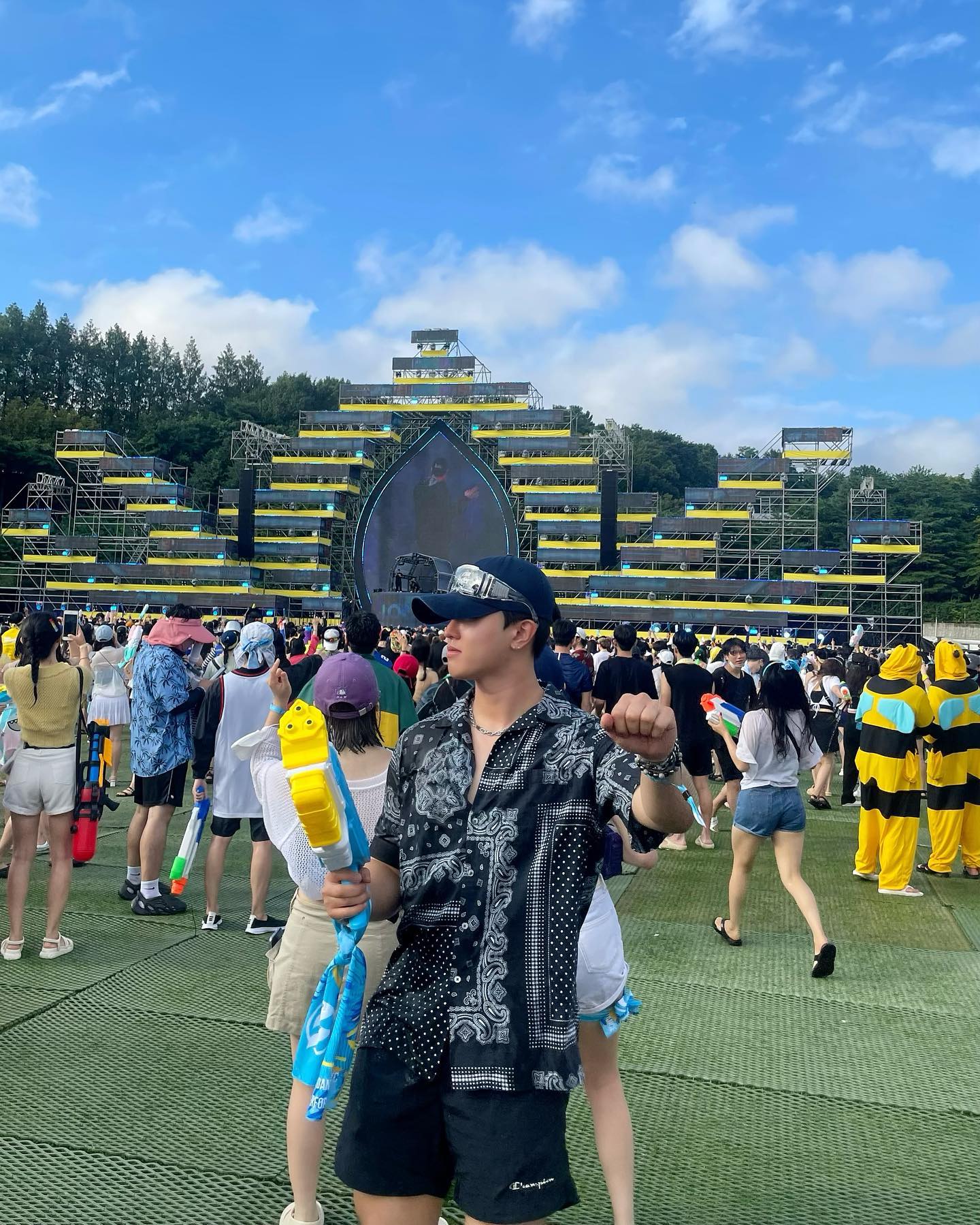 여름이 느무나 짧다.. 웃통을 까버야했나?!

(하남자 특: 못 깜,,,ʕ-᷅ᴥ-᷄ʔ)
