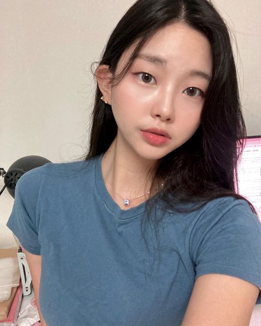 예지 on Instagram: "#광고#에이프릴스킨 수분충전 화장 잘 먹는 카밍 팩패드 & 메이크업부터 피지클렌징까지 한번에 녹는 멜팅 클렌징 밤으로 피부 관리하니 피부가 훨씬 좋아진거 같아요