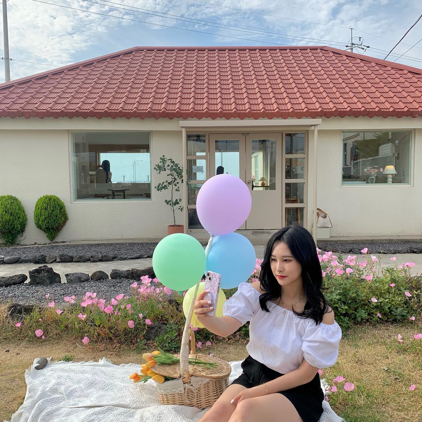 안과 가면 보는 빨간지붕집🏠