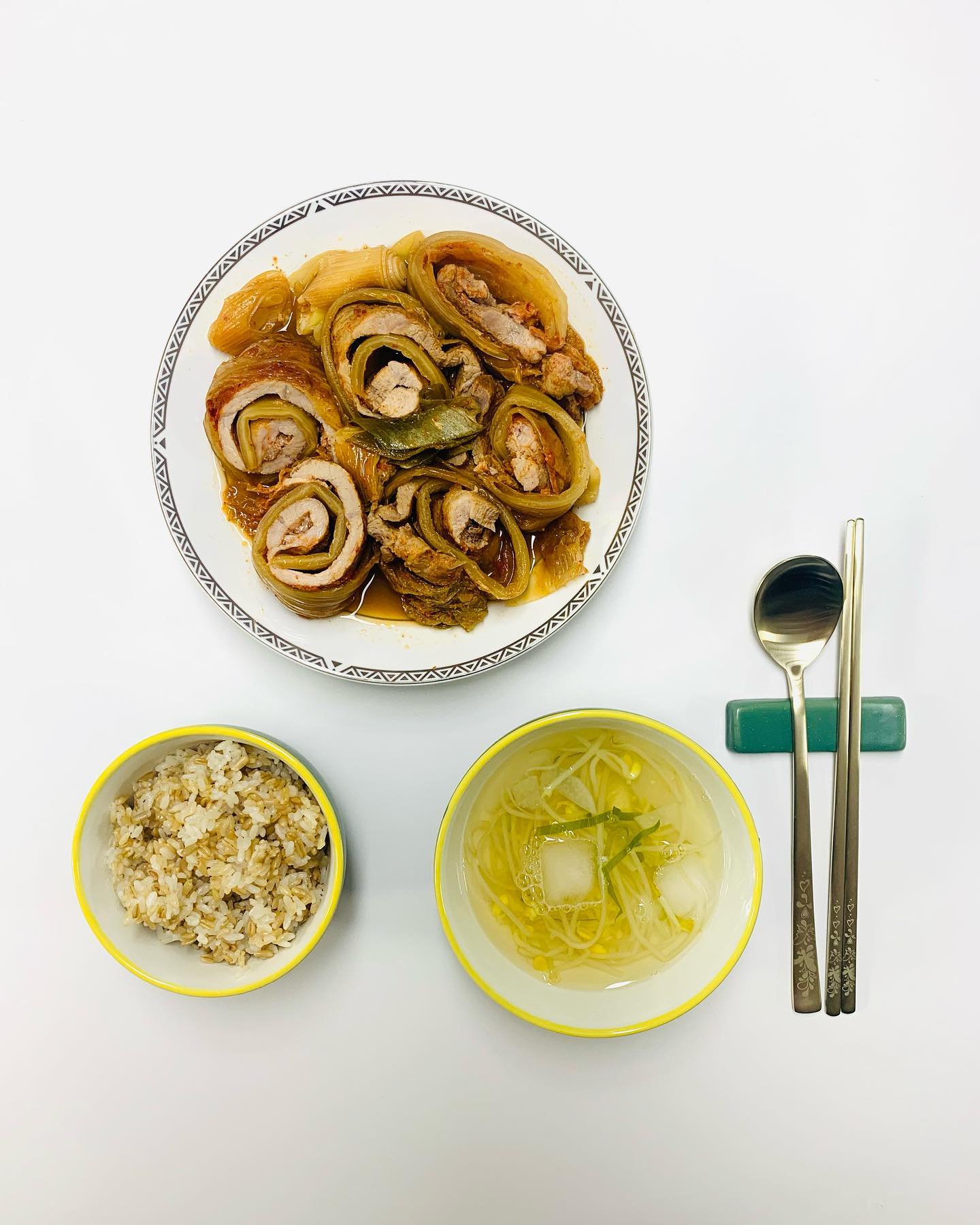⠀
⠀
돌돌이김치삼겹찜😄
⠀
오늘은 폭염주의지만…
⠀
맛있는 점심을 위해 아침부터
⠀
한시간동안 준비했네영😭
⠀
모양이 망가질까 걱정했는데
⠀
너무 잘 나와주어서 다행이에요👏👏
⠀
저녁메뉴로 준비하셔도 딱인걸요👍👍

#울산 #더위
#김치찜 #삼겹찜 #돌돌이김치삼겹찜
#집밥 #먹팔 #홈쿡 #신혼 #주부
#점심 #점심메뉴 #저녁 #저녁메뉴 #메뉴추천
#집들이 #집들이메뉴 #집들이음식
#인친 #일상 #데일리 #소통 #좋아요
#음식기록 #kfood