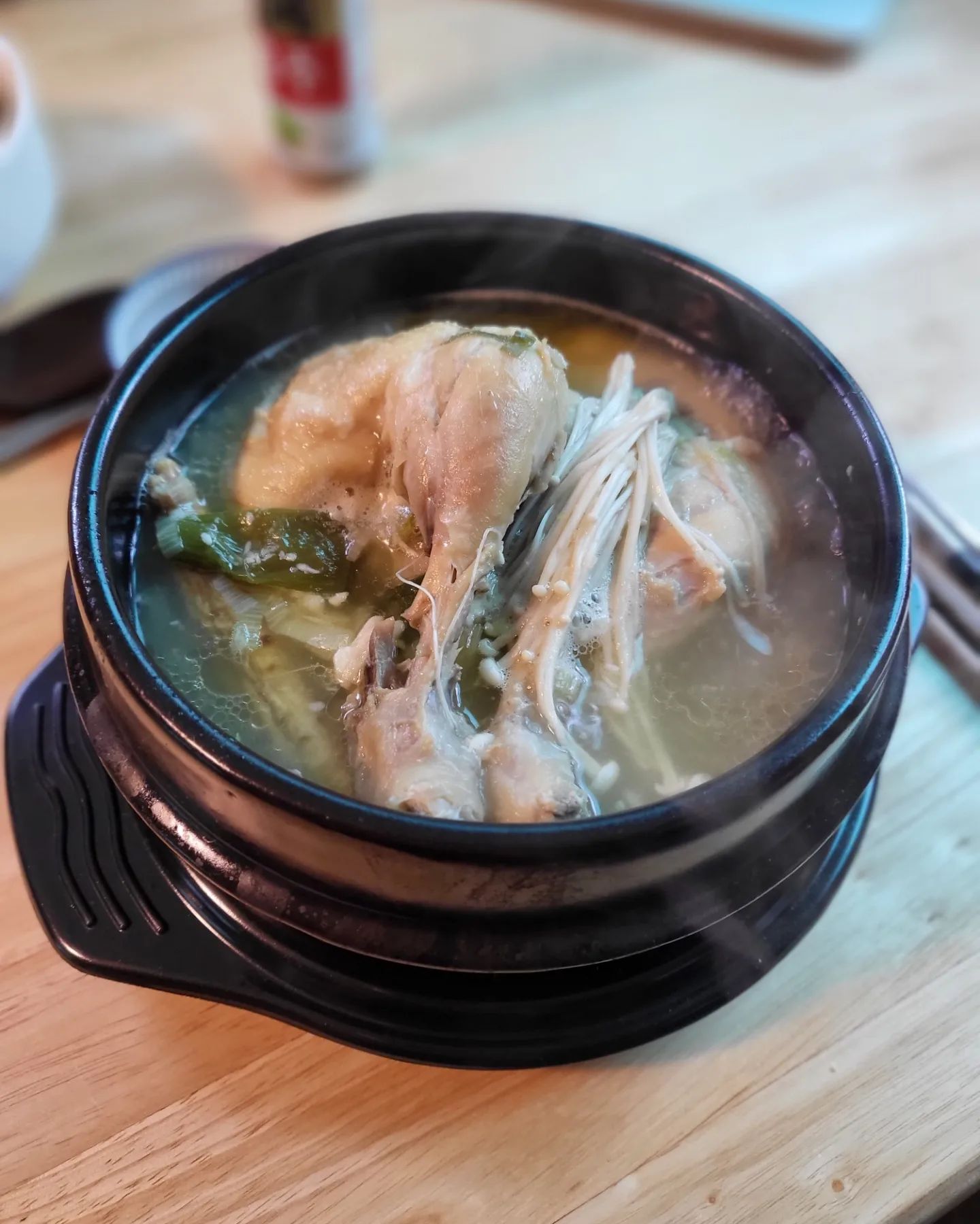 🐔🍗 #말복 #광복절 🇰🇷
오늘은 광복절이면서도 말복.. 삼계탕 티백 재료 사다가 시원~~~하게 끓여 먹었어용 😋 생닭 사서 티백 넣고 끓이기만 하면 되니까 세상 간단.... ෆ