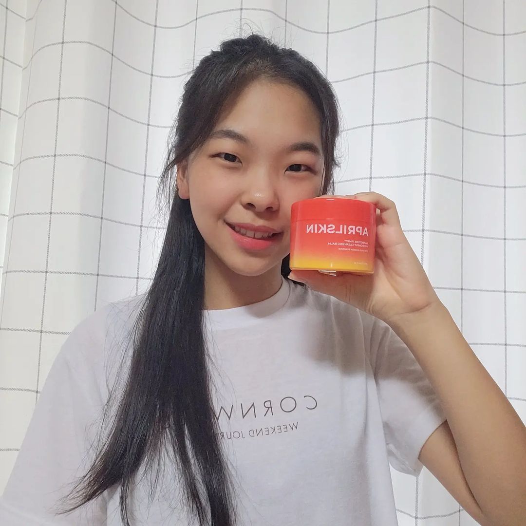 노하은 (No Ha Eun) on Instagram: “_ #협찬 X @aprilskin_korea 캐로틴 IPMP 멜팅 클렌징밤 😄 어제 팩 패드에 이어 클렌징 밤 제품도 가져왔어요. 요 제품은요 메이크업부터 피지클렌징까지 한번에 싹