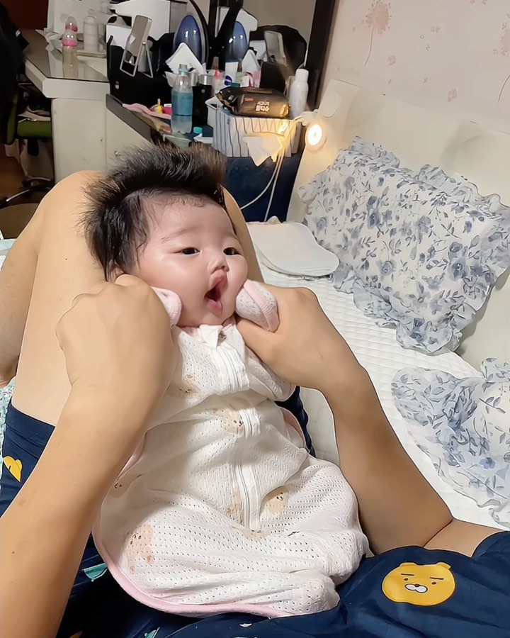 🐯이서랑 이서빠의 주파수 놀이🐯
.
이서도 이서빠도 둘다 너무 귀여워서 일상 게시물 투척💥
이서가 커서도 지금처럼 둘이 잘 놀았으면 좋겠다👏🏻💗
토요일은 이서 델꾸 네컷서진 찍으러 가야지🌼🐯🌼