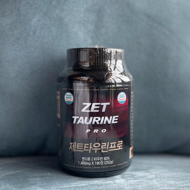 @najunasee on Instagram: "고함량 타우린과 프리미엄 부원료를 한번에 섭취할 수 있어 간편한 #제트타우린프로 1일 2회 1회 3정을 물과 함께 섭취하면 아미노산이 빠르게 충전돼요 전 피로감이 심