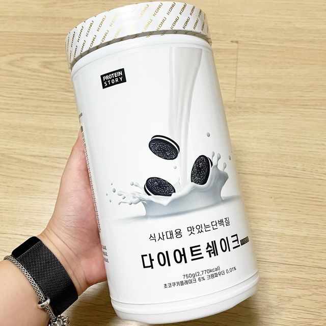 @0ctober.first on Instagram: "#광고 - 베트남 가기 전에 꼭 다이어트 해야하는 나에게 아아주 필요한 #프로틴스토리 #다이어트쉐이크 ! 지쨔.. 담주부터 다 뿌신다.. 저녁 안 먹고 요것만 먹어도 달