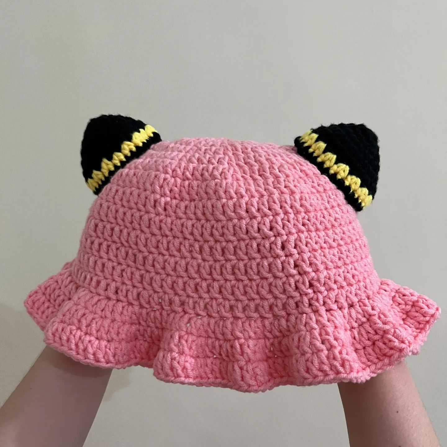 Anya Forger (SpyXFamily) crochet bucket hat
price : 150k
material : milk cotton yarn
available custom sizes! 🥰

order through dm or shopee
shopee link in bio, 🛒