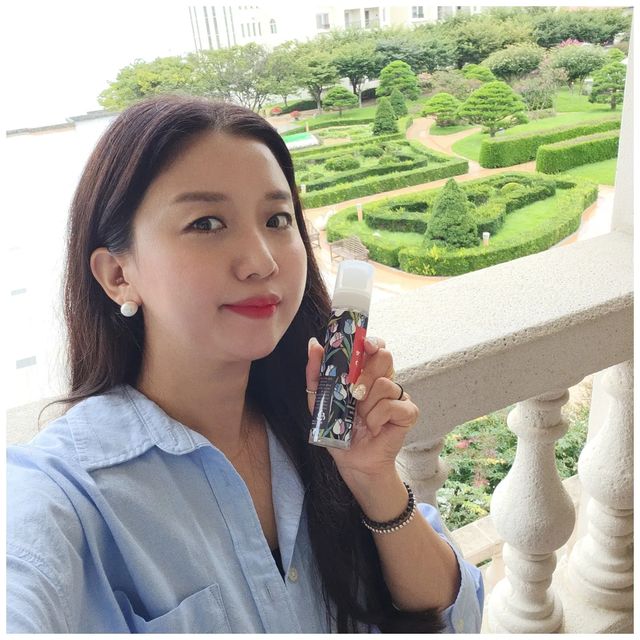 Kayoung Moon on Instagram: "#협찬 이번 여행때도 함께한 바디미스트 소개해드려요 제가 사용한 제품은 끌로뉴 바디미스트 HER 아도르 튤립향인데요 꽃향기가 굉장히 진하고 사랑스러워요♡ 기분