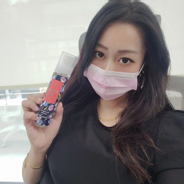 룰루랄라 on Instagram: "#협찬 끌로뉴 브랜드 소개 '끌리다'와 '오드콜로뉴'의 합성어 '끌로뉴' 오드콜로뉴는 향수보다는 향이 세지 않고 다수의 수분을 함유한 바디미스트, 섬유향수등으로 쓸