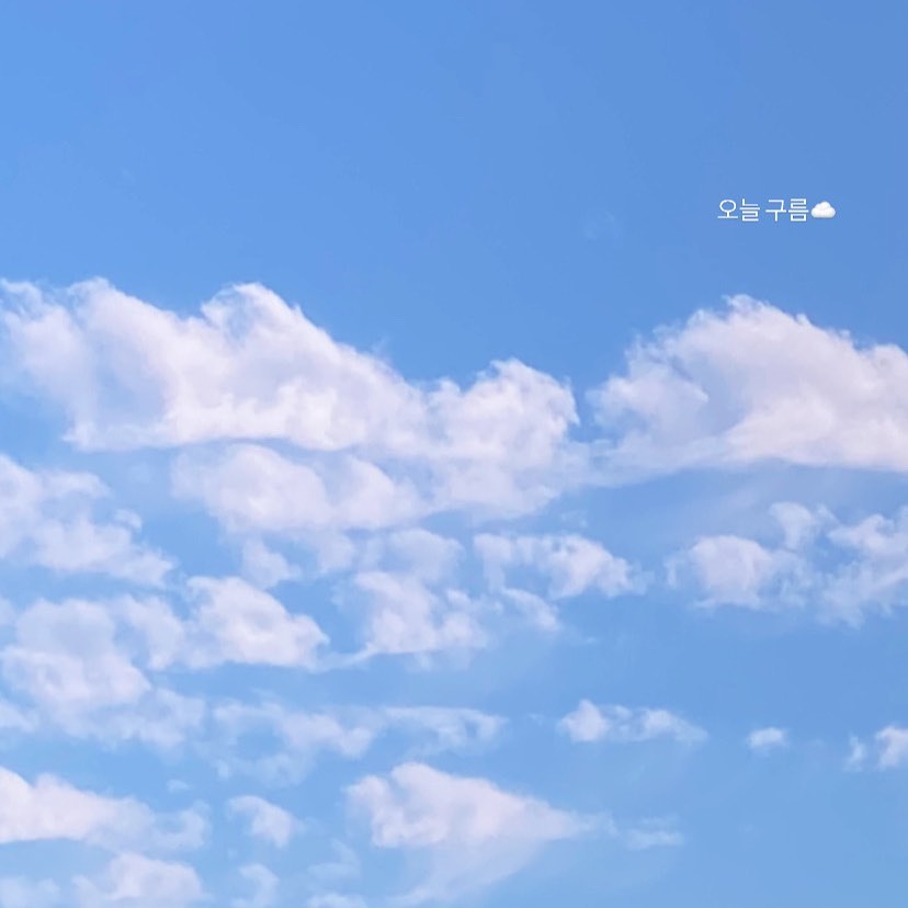 .
2022. 9. 1. 아침

기분좋은 요즘🫧✨
출근길에 구름이 너무 이뻐서 기록하기📝