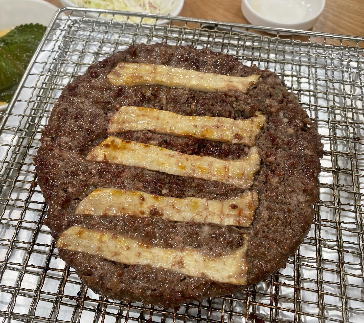 울산맛집 , 언양 진미불고기

불고기는 언양 불고기 !!
불고기도 맛있지만 육회도 맛있어용👍
반찬도 깔끔하게 잘나오고 힐링했네용!

#울산맛집 #언양불고기 #진미불고기 #언양진미불고기 #불고기맛집 #육회맛집 #먹스타그램