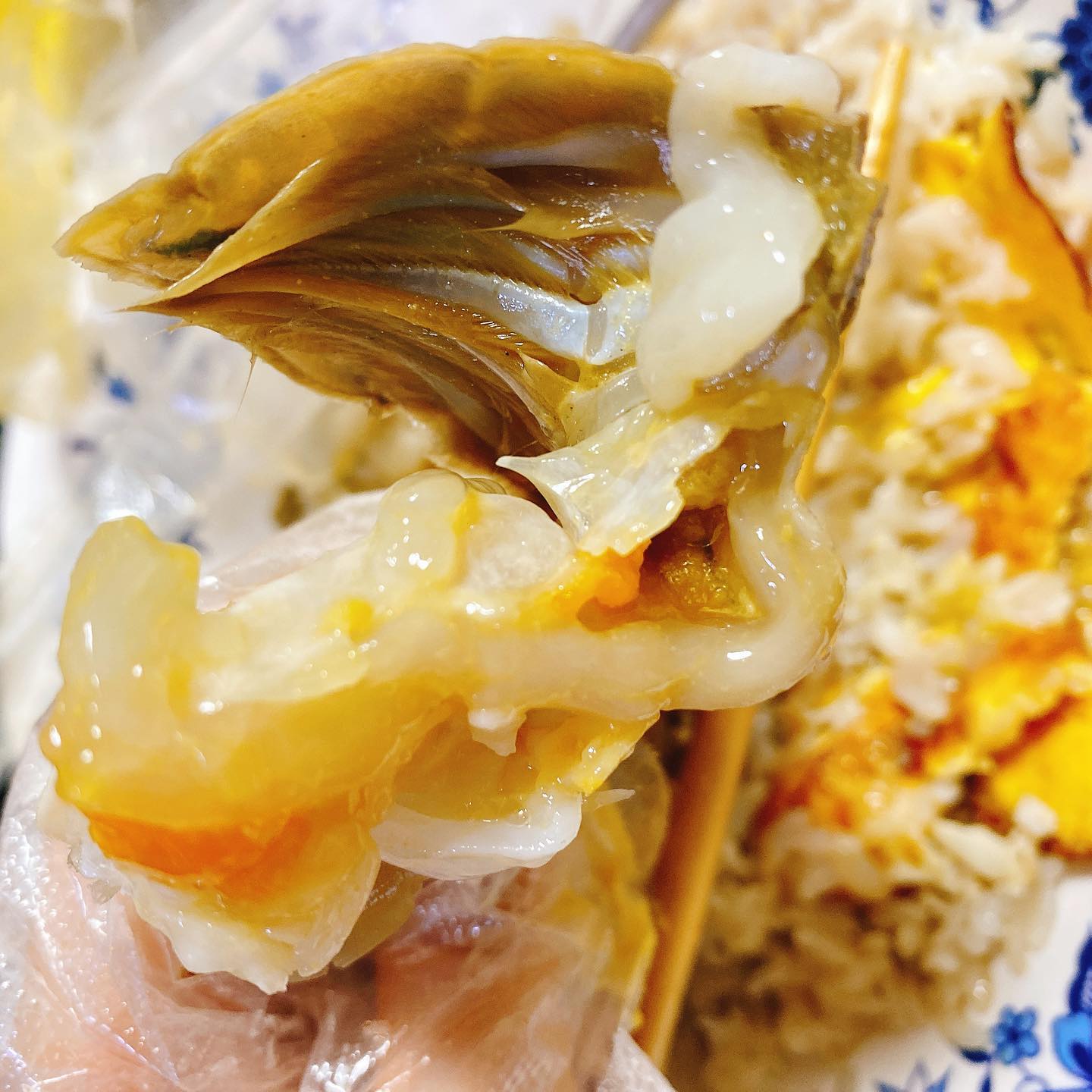 바야흐로 #꽃게 #꽃게철🦀 
#밥도둑🍚 인 #꽃게장 
오늘 도착하자마 마자 #퇴근후 with 사람동생과
#불금🔥 #저녁 화끈하게 한 공기 #뚝딱 #완밥 
양념이 짜지 않아서 국물 듬뿍듬뿍~
별다른 추가 없이 마미 #참기름 만 휘리릭~
이것이 #행복 #소확행 
ps. 엄마도 사드려야겠다🧡
#꽃게장공구 #성공적 #귀빈정 #귀빈정간장게장 
#공구 #공구구매 #공구구매후기 #내돈내산 #찐리뷰