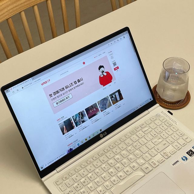 💕 on Instagram: "#광고 얼마전 티비에서 경매로 물건을 사고파는것을 본 이후로 조금 관심이 생겼거든요. 쉽고 편하면서 안전한 경매를 할 수 있는 유니즈를 알게 되어서 한참 구경을 해보았