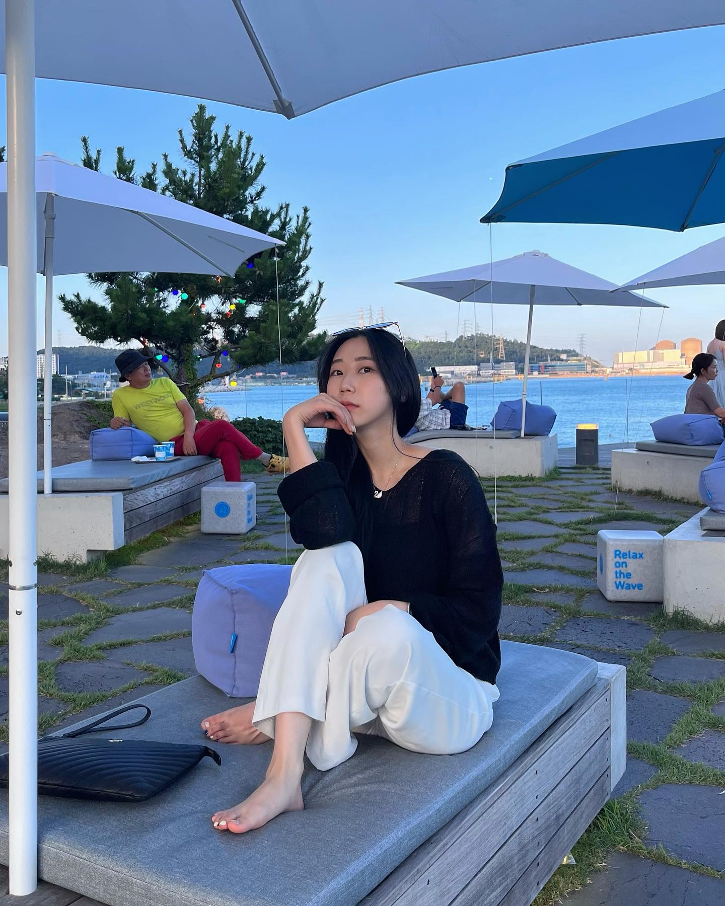 뒤에 아저씨 시선강탈
#20220726