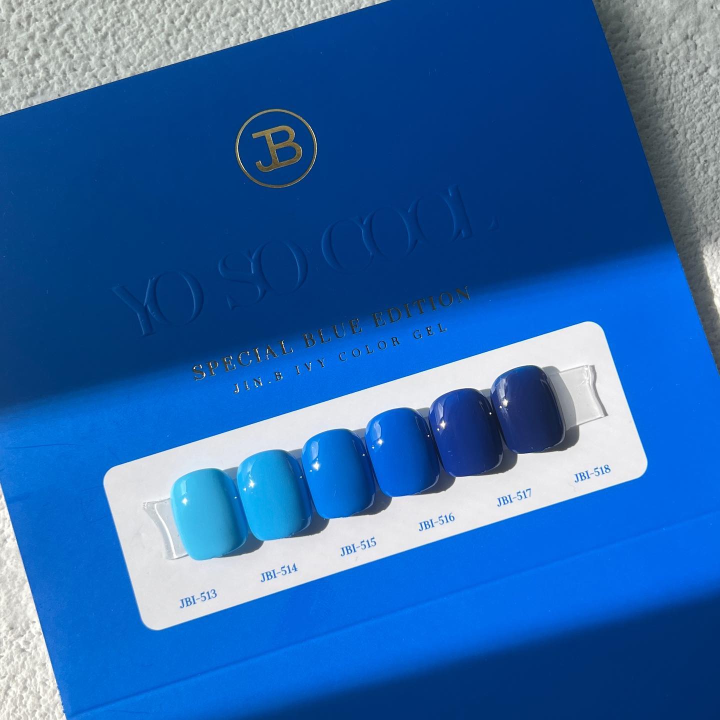 #리그램당첨

​𝐘𝐎 𝐒𝐎 𝐂𝐎𝐎𝐋

햇빛광 체고💙💙💙
더 더 발색이 잘 보이져?
진짜 한 방울씩 색이 다 달라요
핑크도 나와줬음 좋겠어요✨

​
jinb_korea