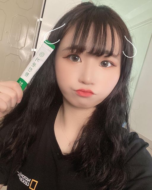 🐽𝓗.𝓻𝔂𝓮𝓸𝓷𝓰🐽 on Instagram: "#협찬 밤늦게 나가서 먹을수 없어 한창 야식을 먹어대는 요즘!! "믿고 먹는 V라인 원조 관리템 기분전환 오리지널" 식 전 ,후 상관없이 하루 2번 !!! 물