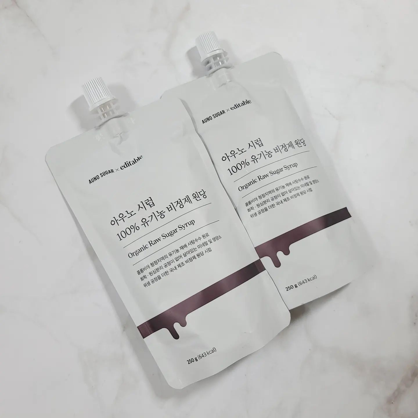 #협찬

조림요리할때 올리고당 많이 사용하는데요.
올리고당을 대체해서 사용할수 있는
[ 아우노 시럽 ]

100% 콜롬비아 유기농 비정제 원당 시럽으로 
올리고당, 꿀, 메이플시럽, 알랄로스 등 
다른 당제품 대체해서 사용하면
더욱 좋을 것 같아요.

다이어트 할때 많이 드시는 그릭요거트
꿀대신 아우노시럽으로 대체하거나
단맛을 내야하는 요리에 넣어
달콤함을 더해보셔도 좋답니다.

editable.kr

#아우노시럽 #아우노슈가 #에디터블 #비정제원당 #마스코바도 #설탕 #스테비아 #알룰로스 #올리고당 #요리 #요리스타그램 #레시피 #집밥 #홈쿡 #홈메이드 #밥상 #반찬 #디저트 #베이킹