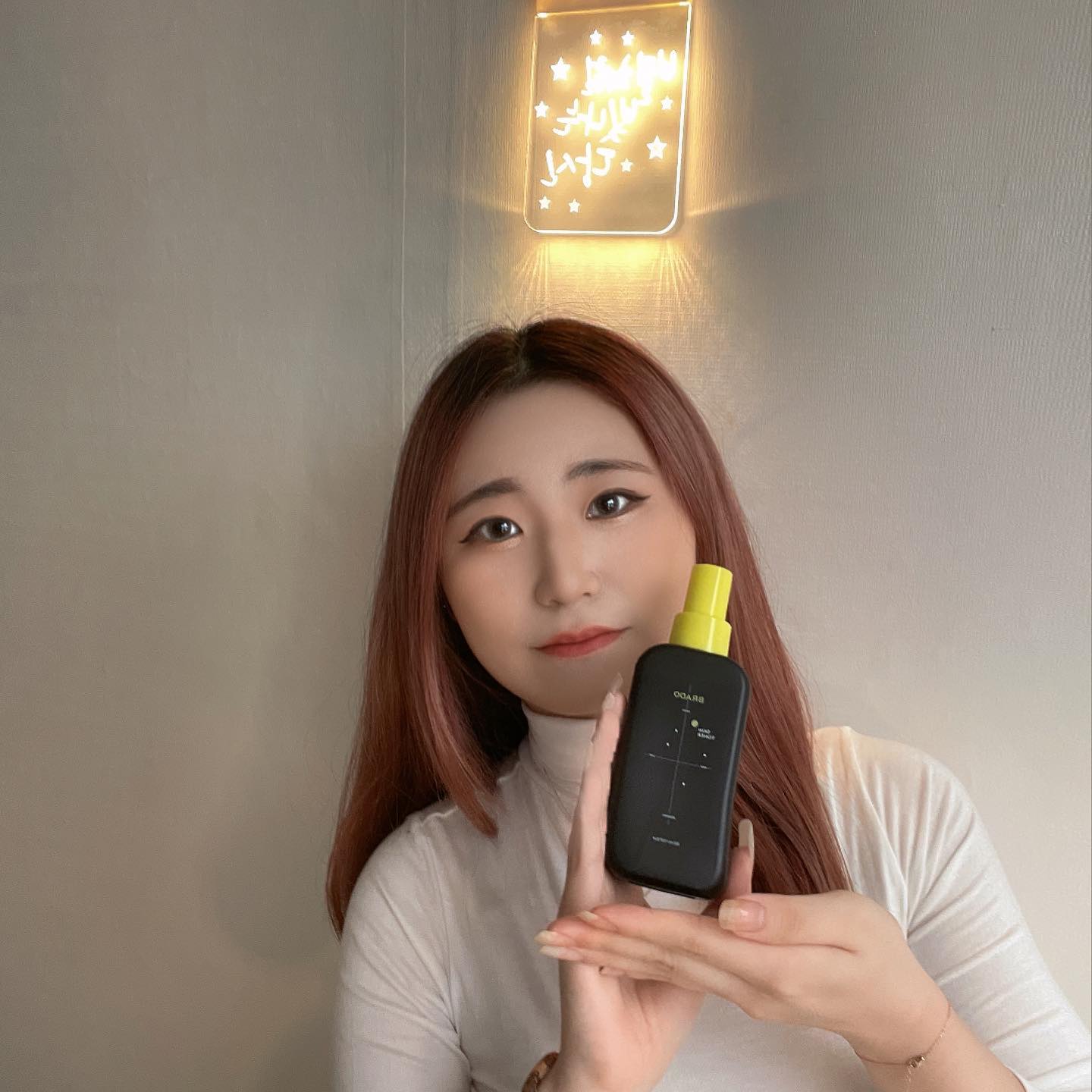 이번에는 ‘BRADO’ 브랜드의 스킨 토너 제품을 소개합니당!

남성전문 라이프케어 브랜드인 ‘BRADO(브라도)에서는 신기하고 새로운 스킨토너를 출시했는데용~~

요제품은 신비하게 미스트 형식으로 되어 있어 칙칙!̄̈!̄̈ 뿌리기만 하면 끝난다는 사실!̄̈!̄̈👍👍

타 스킨토너는 굳이~~ 손에 묻혀가며 손이 피곤한데 요 제품은 강조하지만 미스트 형식이라 내 손에 묻을일도 없어 아주 깔끔><✌️✌️

외출 후, 스포츠 또는 목욕 or 세안 후에도 잽싸게 수분 보충과 빠르게 진정 효과 있어 아주 조하요!̄̈!̄̈

유해성분도 배제되었고, 무자극 테스트 완료로 피부에 민감하신 분들이라면 이 제품 짱짱 강추해요⁉️⁉️⁉️

타사 제품보다 향이 아주…

버베나 산뜻한 향으로 마음을 진정시켜 주는 효과가 있더라구용😳😳

말이 또 길어졌네요 ㅋㅋㅋ

아무튼 이 제품 완전 강추드려요!̄̈!̄̈

남성 제품이라 배우자, 남자친구 혹은 지인께 선물로도 좋답니당~~><••

brado.co.kr 좋은 제품 감사합니다~

#브라도 #브라도스킨토너 #남자화장품 #남자화장품추천 #남자의루틴이되다 #비더루틴 #그루머 #그루밍 #brado #mensgrooming #mensskincare #grooming #남자선물 #남편선물 #남친선물 #패션 #인테리어그램 #예쁜집 #오운완 #향기템 #센스있는선물 #선물추천 #루틴