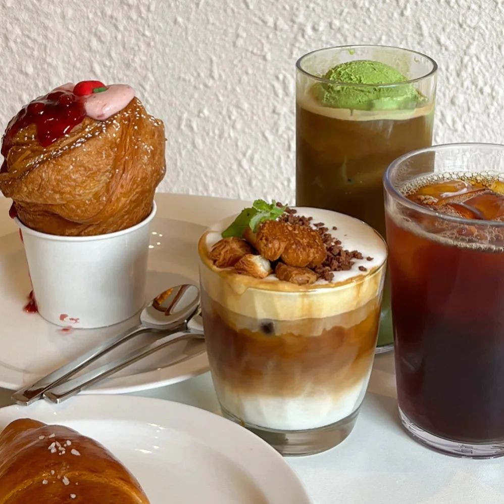 #첫줄안녕 #일상 💓
시작부터 마무리까지 좋은 일은 드물어
그래서 그런가..?
아님 그냥 헬요일이라서..??
.
.
#대구 #대구카페 #팔공산카페 #briny #브리니팔공 #브리니페너 #말차아이스크림라떼 #아메리카노 #딸기크러핀 🍓
.
#cafe #카페 #카페추천 #맛스타그램 #딸기디저트 #딸기러버 #맛도리 #daily #데일리 #일상그램 #카페나들이 #알차고즐거웠던하루 #헬요일시작 #월요팅 #다싫은날 #그냥그런날