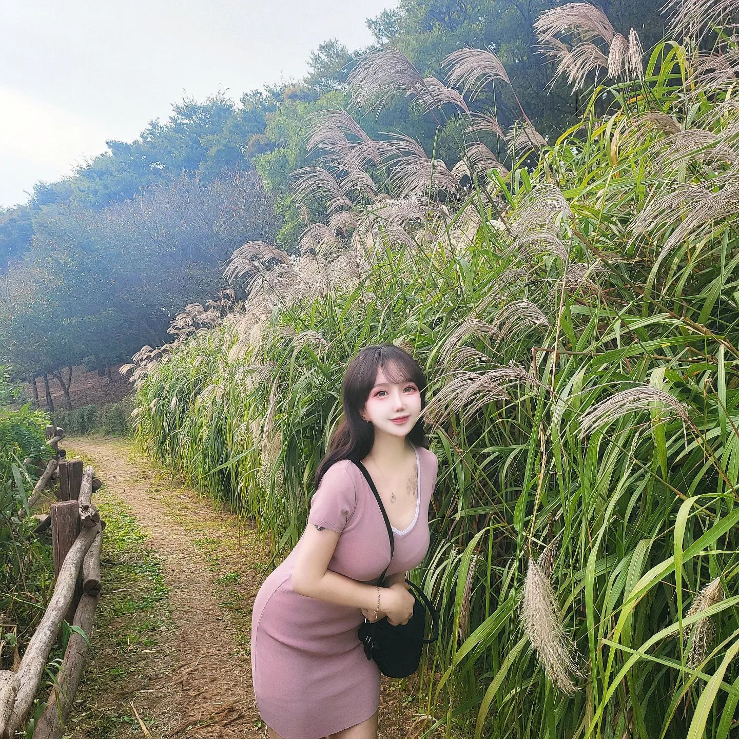 공원 산책하기💚
.
.
.
.
#셀카 #일상 #데일리 #맞팔 #좋반 #소통 #좋아요반사 #팔로우 #셀스타그램 #오오티디 #첫줄 #선팔 #셀피 #일상스타그램 #데일리룩 #셀스타 #얼스타그램 #부평 #합정 #홍대 #강남 #셀카동영상 #여자데일리룩 #ootd #dailylook #instagood