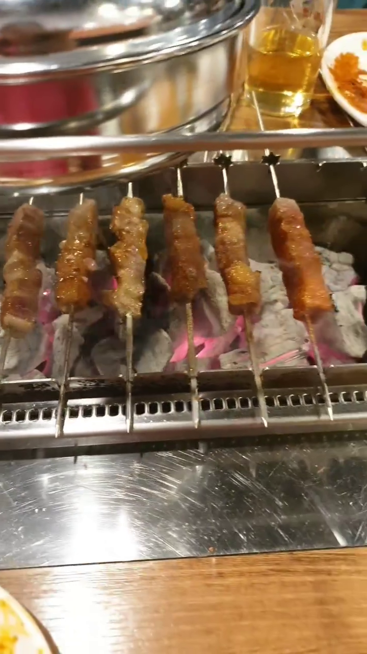 주말엔 역시 먹방😋 #양꼬치 #양갈비꼬치 #꿔바로우 #냠냐미 #행복쿠💕