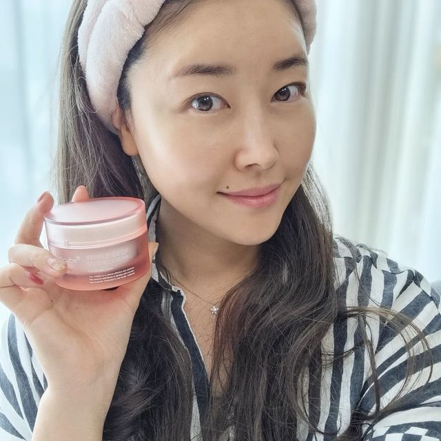 샘새미 on Instagram: "#광고 찬바람에 푸석해지는 피부에 콜라겐 급속 충전 해야죠!!!! 메디큐브 콜라겐 3종으로 3단계 물광&리프팅 케어 중이에요 일반 콜라겐 성분이 아닌, “수분콜라겐+자생