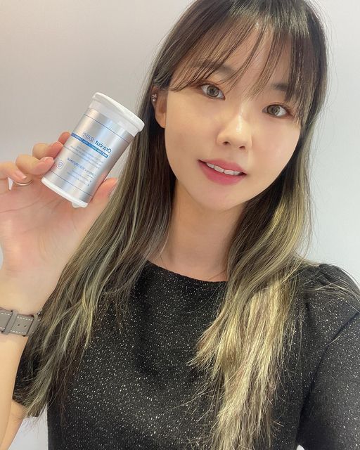 혀니 on Instagram: "여러분~ 구강을 위한 유산균도 있는거 아시나요??🤓 입 속 세균,충치 예방 등 입과 장 건강에 도움을 주는 '오라컷' 이라는 신제품이 출시 되어 선물 받았어요🙏🏻✨ 유산