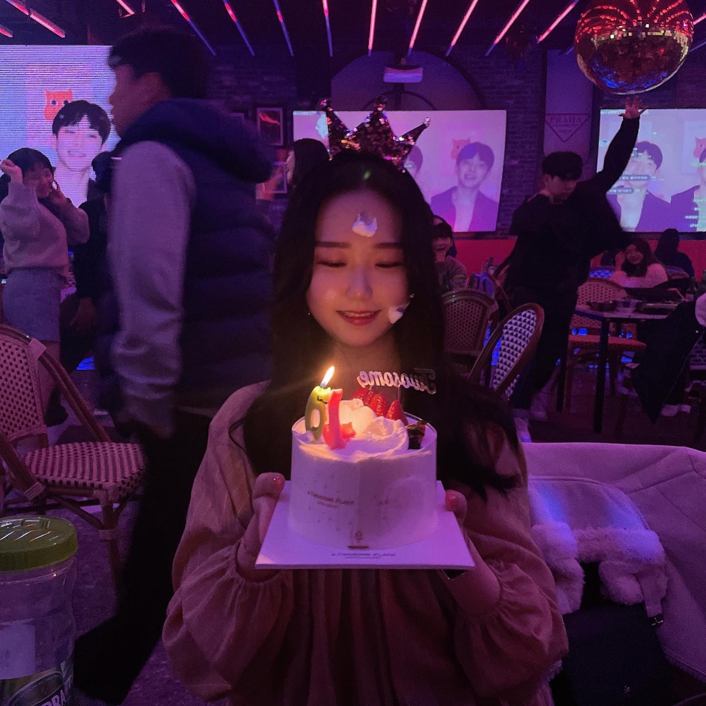 제 생일 축하해주신 분들 덕분에 이번년도에도 행복🫶🏻