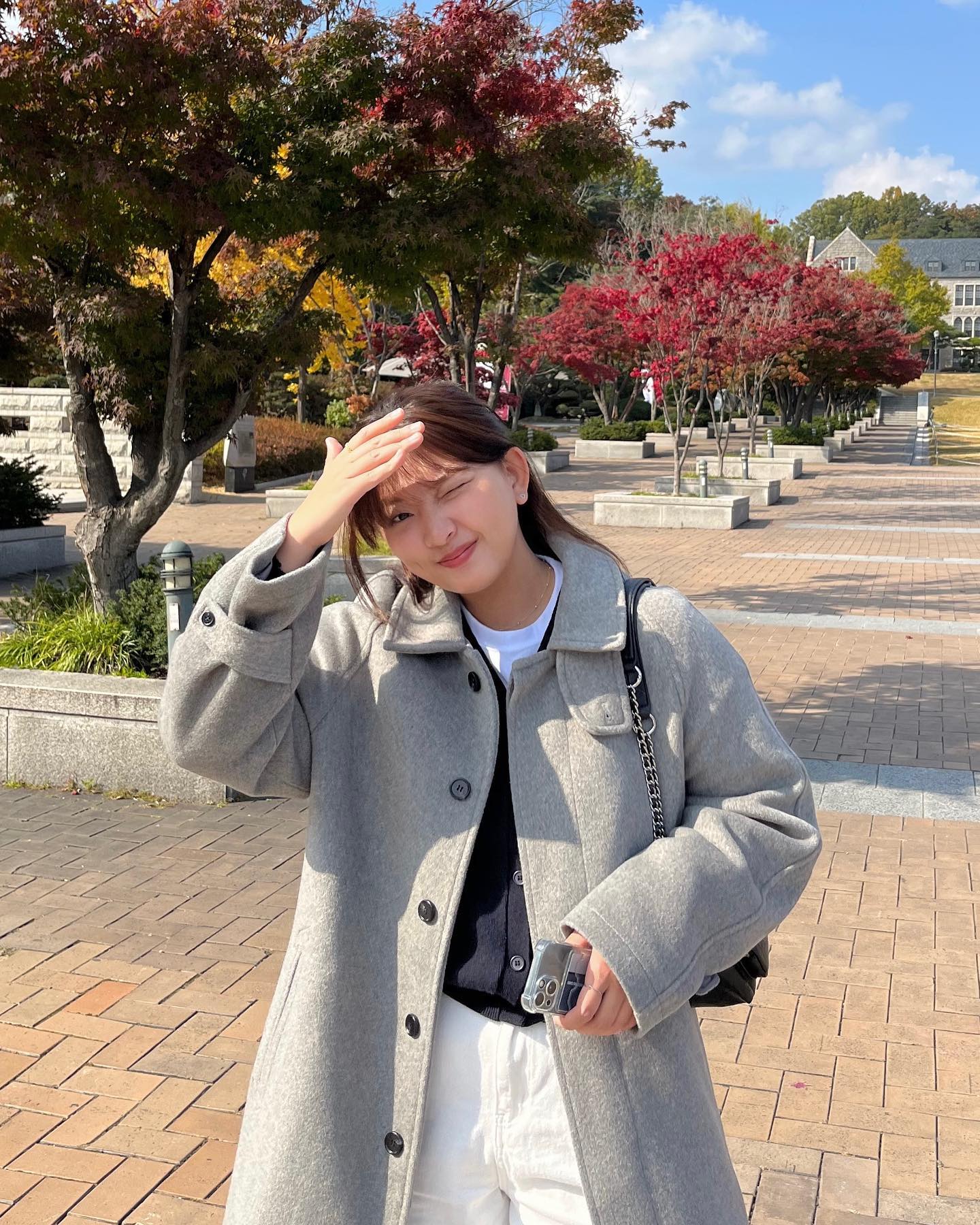 #협찬 lafudgestore stylemate_official 

이제 슬슬 코트 준비하셔야죠?! 라퍼지 ‘울리치 트렌치 맥코트‘ 그레이 컬러 S 사이즈 입니다 162cm 제가 입어도 딱 이쁜 기장!!

색감도 흰끼도는 그레이 컬러가 진짜 겨울에 왕왕 잘 입을 것 같아요☁️ 벌써 겨울냄새,,☃️

#협찬 #라퍼지스토어 #lafudgestore #스타일메이트