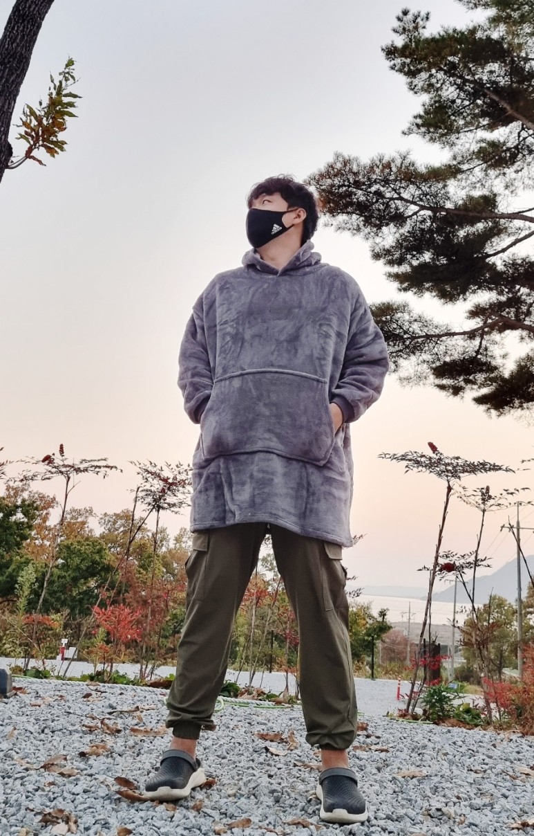 겨울캠핑 추천템 후드담요 : 와이엠 입는담요 .. : 네이버블로그