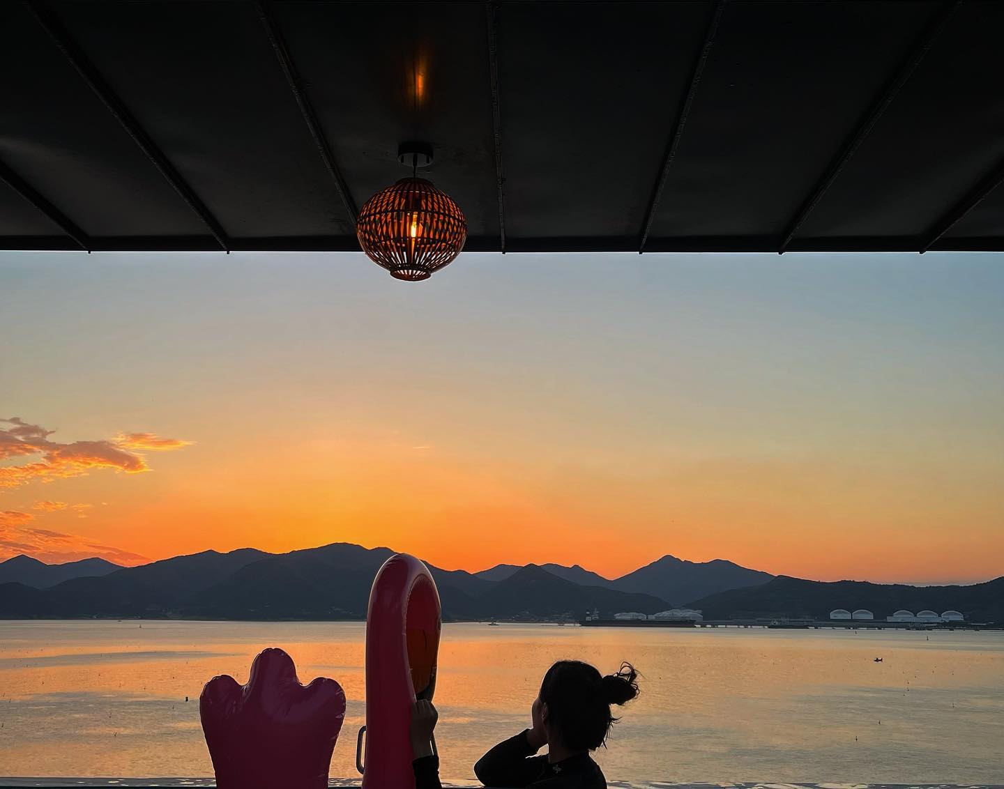 🌅