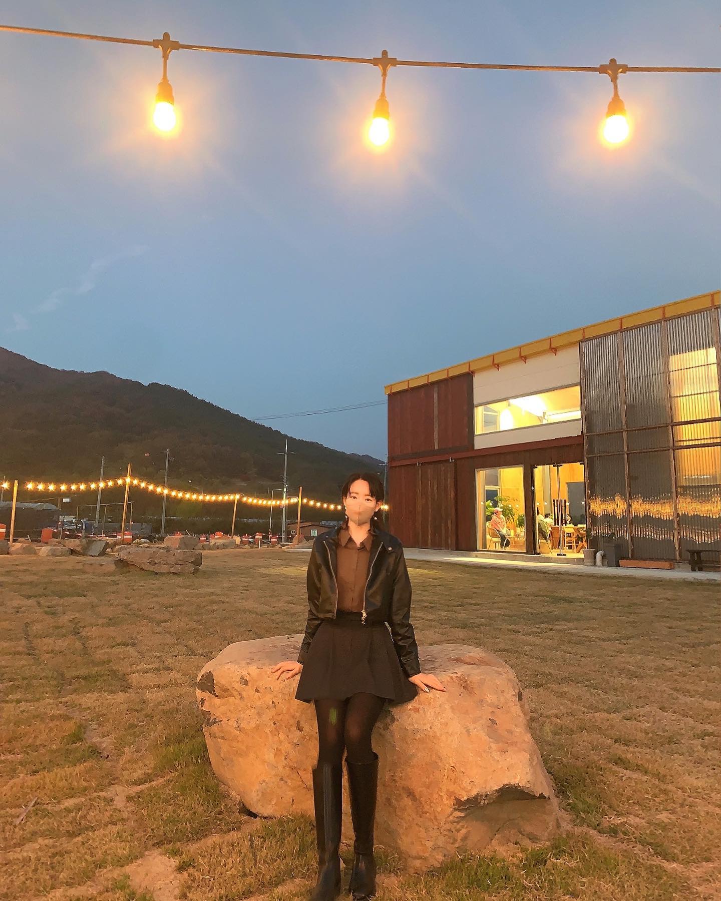감이 주렁주렁 
#동산커피 🍂🍁