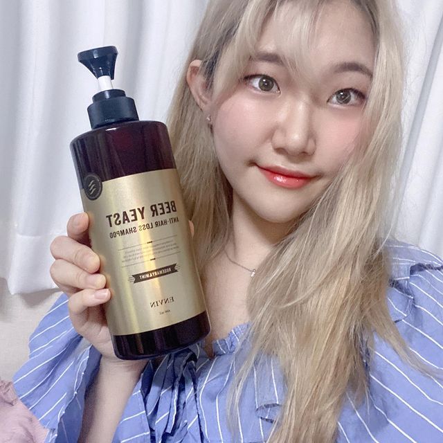 송환나 on Instagram: "<제품협찬>#샴푸 #샴푸추천 #탈모샴푸 #탈모샴푸추천 #맥주효모탈모샴푸 독일 맥주 효모 55,000ppm 이상 함유된 앙방샴푸로 모발 개선하세요❣️ 맥주 냄새 날 줄