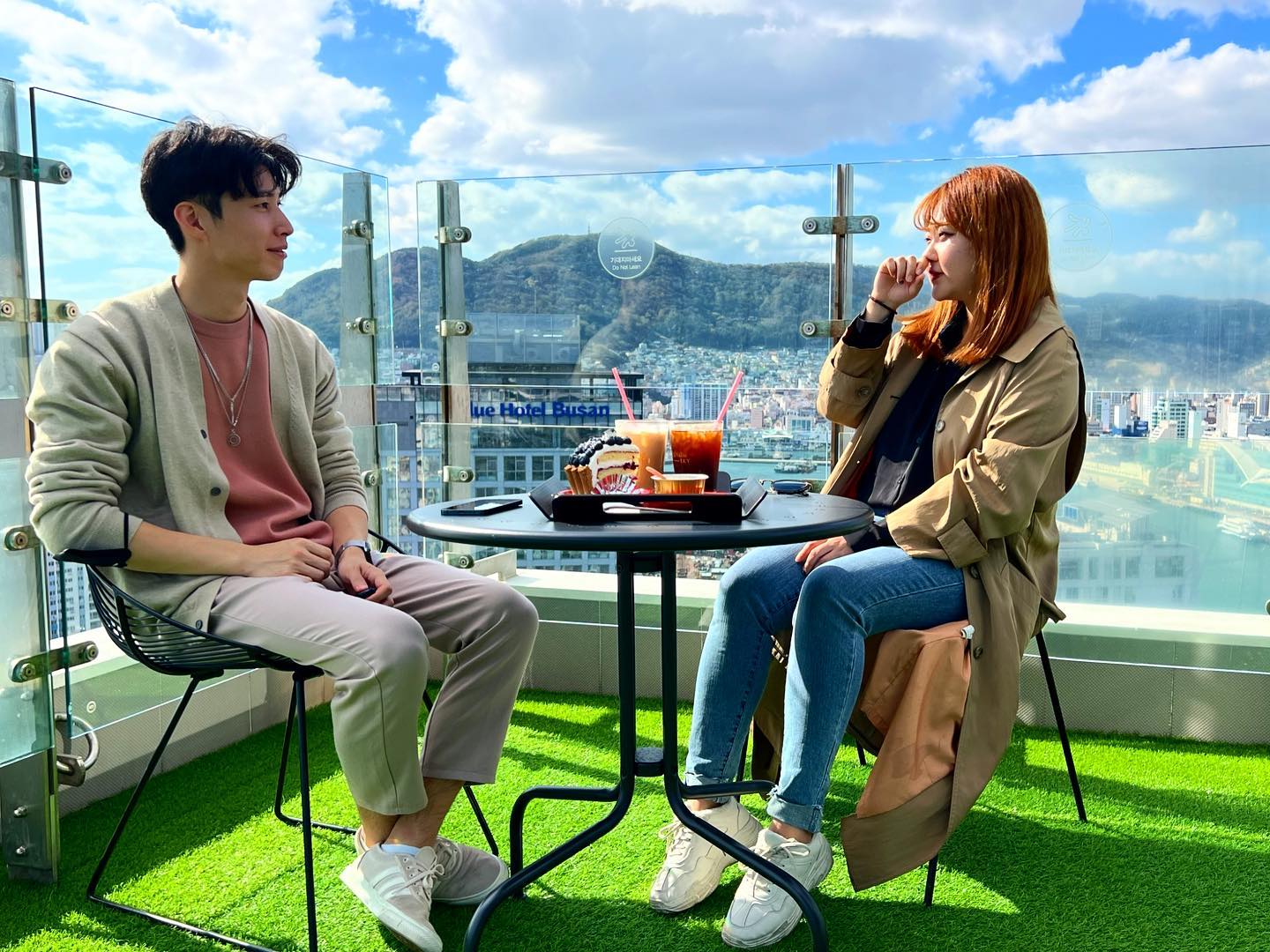 #뀨찌커플 #3주년여행

💌우리 최애 여행지 = 부산 💌

매번 럽스타 해야지 해야지하면서 게시물 올리는 건 
어연 1년만🍀

시간이 어떻게 지나가는 지도 모르게 규현이랑 
같이 보낸 시간이 3년❤️

시간이 지날수록 점점 더 좋아져서 둘 다 큰일이다 증말‼️ 앞으로도 예쁘게 연애합시다❤️ 피쓰-✌️