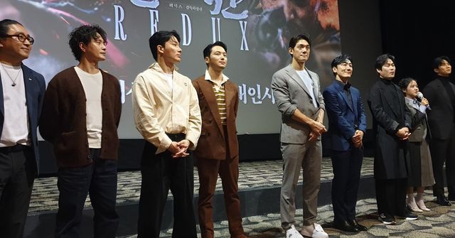 J | Belle Époque on Instagram: "#광고 
김한민감독과 배우들 총 출동한 [한산 리덕스]쇼케이스 다녀왔어요
한산 재밌게 봐서 기대 하고 갔는데 새로운 영화 본 느낌!
감독님의 숨겨진 의도와 더 많은 캐릭터들의 이야기에 흥미진진
[한산:용의출현] 도 재밌게 봤는데 이번 [한산 리덕스]는
이순신 장군과 의병들의 이야기가 담겨있어서 또 다른 감동
내일 개봉이니까 한번 더 볼래🙊👍🏻
.
.
.
#한산리덕스 #웰컴백쇼케이스 #쇼케이스 #시사회 
#한산리덕스리뷰 #한산 #11월16일대개봉 #영화 #박해일 
#변요한 #안성기 #손현주 #김성규 #김성균 
#김향기 #옥택연 #공명 #박지환 #조재윤"