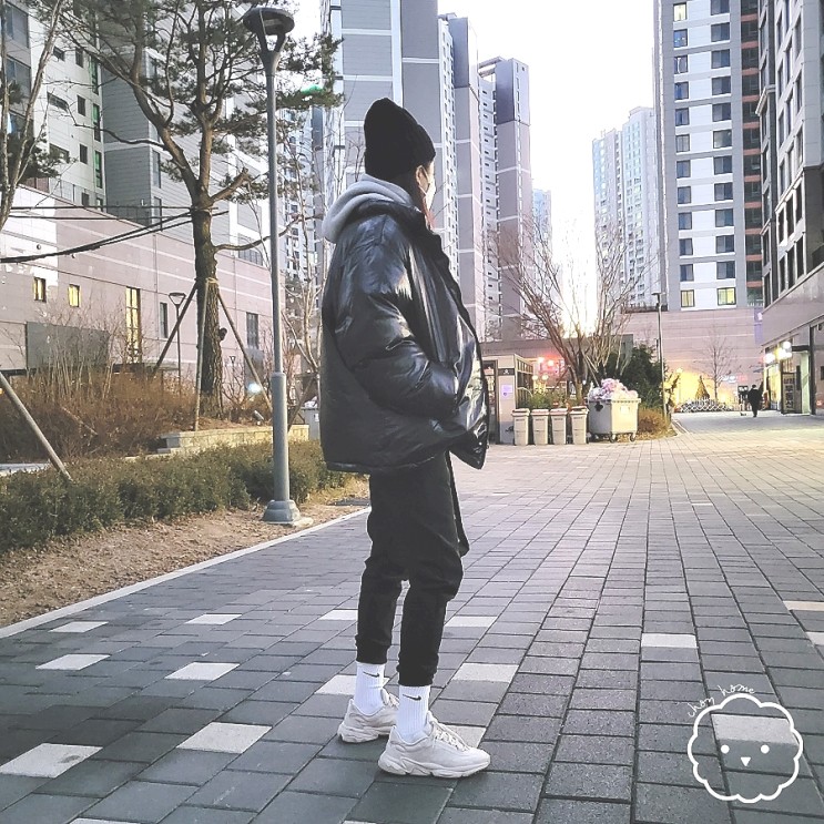 블랙몬스터핏 기모트레이닝바지로 여성 트레이닝팬츠 스트릿패션 완성