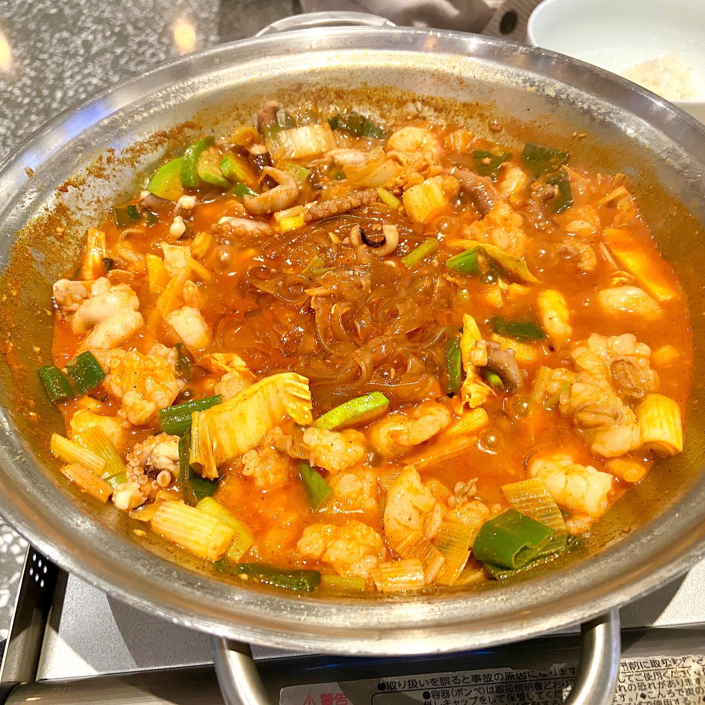 잠실에 있는 ‘지강 낙곱새’를 추천합니다🦐🐙❤️

이곳은 제가 종종 먹는 낙곱새 가게랍니다👀 갈 때마다 “ 아~ 잘 먹었다!” 라는 말이 나올 정도로 매우 맛있었어요🫶 매장 내부도 크고 청결하여 손님을 대점하기에도 적합한 느낌을 주어요🤗

낙지와 곱창과 새우의 삼합이 맛이 궁금하다면?!???

📍서울 송파구 잠실로 209 지하1층 104호