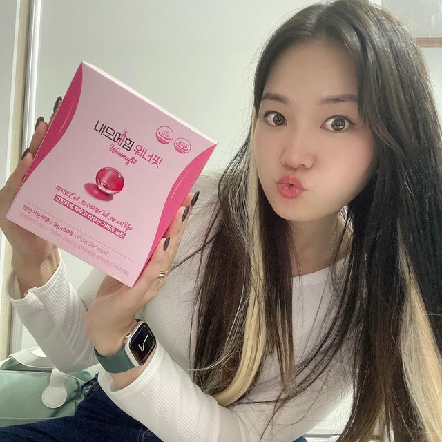 ℂ𝕙𝕠𝕚_𝔻 on Instagram: "🅱🅴🅰🆄🆃🆈 #제품협찬 으로 만난 #내모메힘 !! 매일 먹는 유산균이 #체지방감소 와 #탄수화물컷팅제 역할을 한다면? Very nice 😀🫶🏻 그것이 바로 #내모메
