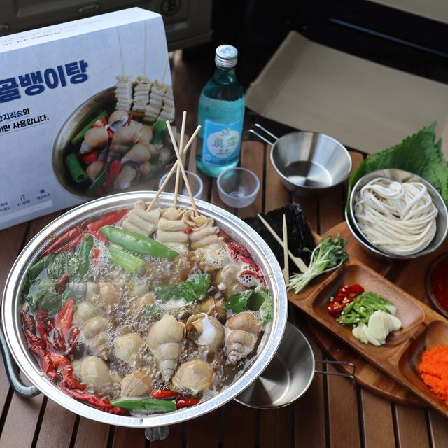 슈꿉놀이🏕️ on Instagram: "#광고 이번 주말에는 요즘 캠핑요리로 핫한 백골뱅이탕을 드뎌 맛보았어요 🙌🏻 깨끗하고 맑은 동해안에서 갓 잡은 100% 자연산 백골뱅이🐚를 사용한 서울 맛집