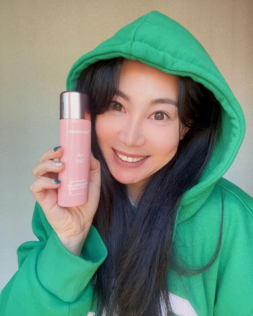 안녕하신가영🙋🏻‍♀️ on Instagram: "#협찬 #제품제공받음 . . 제가 애정하는 브랜드 메디큐브에서 홈케어로 편하게 버블 한 샷으로 에스테틱급 물광테라피! 리뉴얼