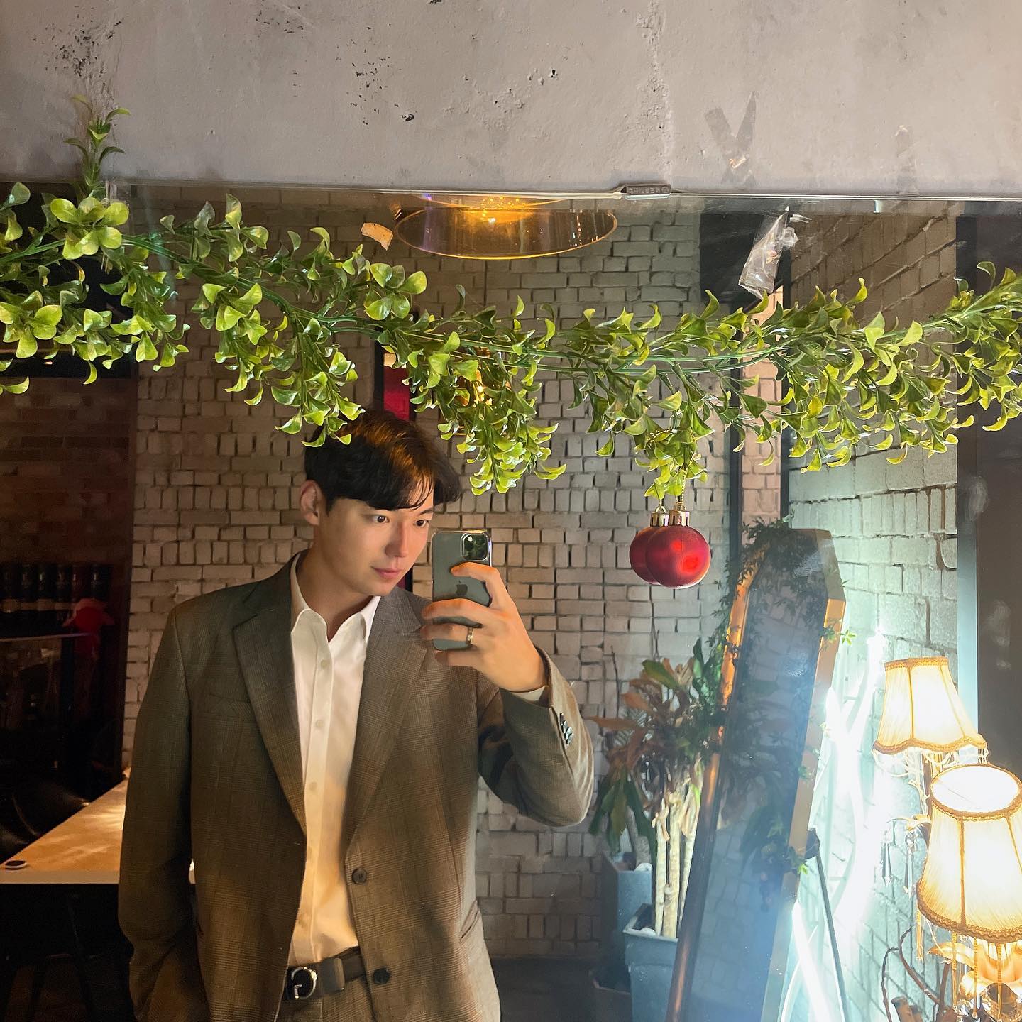 12월 새로운 시작❗️

.
.
.
.
.
.
.
.

#인스타 #instadaily #instagood #서울 #강남 #데일리 #부산 #여수 #좋아요 #좋아요반사 #첫줄좋반 #반사 #좋테 #좋반 #좋반댓 #첫줄반사 #like4likes #헤어 #협찬 #뷰티 #선팔하면맞팔 #맞팔 #팔로워미 #오오티디 #ootd #디엠환영 #dm #followforfollowback #여수술집 #금란지교