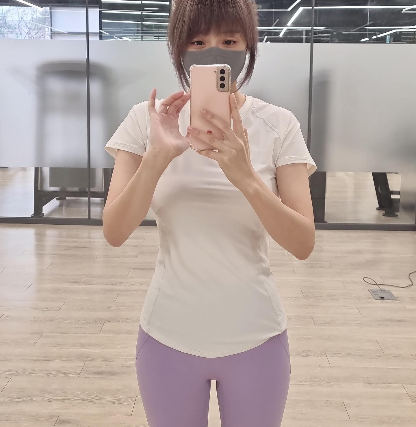 운동이 살짝 뒷전이 돼버려서 다시 맘잡으려고 헬스장 왔는데 뭔가 거대(?)해진 것 같은 느낌😨