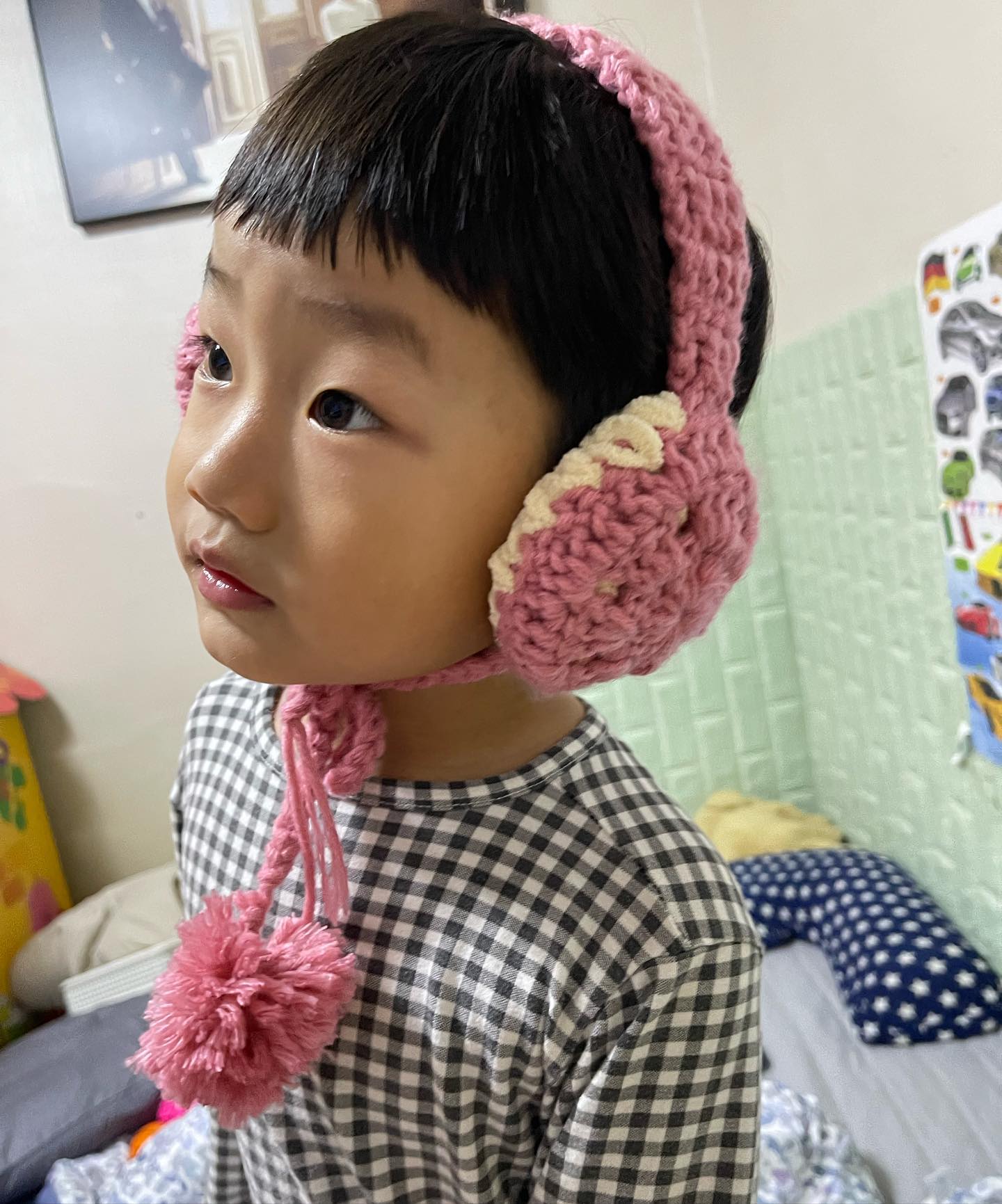 #광고
추워지는 날씨 패딩도 좋지만
우리아들은 항상 귀가 춥다고 하더라구요😂
그래서 아들을 위한 귀도리를 떠봤어요

추운 겨울에 귀가 따뜻하니 더 따뜻한느낌이더라구요
귀도리하나로 귀여움 한스푼 더한 우리아들 어때요?

어른이든 아이든 귀여움 한스푼과
따뜻한 한스푼을 위해 귀도리해봐요🙌🙌

상품 구매링크 https://infler.kr/WfmIPjrt12
브이스탁 바로가기 https://vstocklab.com

지금 보고계신 콘텐츠는 브이스탁에서 
소정의 원고료를 받아 제작하였습니다

#브이스탁 #vstock #vstock_official #인플러 #귀도리 #방한 #추위 #한파 #겨울 #겨울패션 #겨울필수템 #방한템