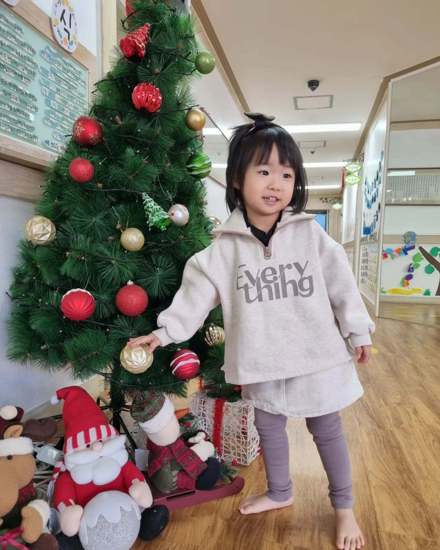 ⠀
벌써 겨울🎅
⠀
언제 이렇게 큰고야~~~~
겨울 외출복으로 딱 좋은 옷😍

rmore_2s2
⠀
#르모어 #여성의류쇼핑몰 #키즈룩코디 #구미옷가게추천 #아동복추천
