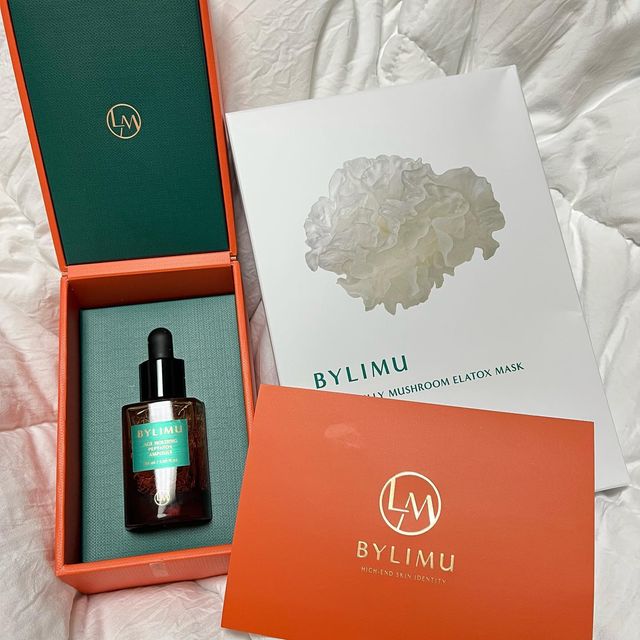๑･̑◡･̑๑ on Instagram: "@bylimu_official #협찬 #광고 👉🏻평소 앰플을 발라도 속이 건조해 금방 흡수되어 항상 덧 발랐는데 처음 바르고 한 두시간이 지나도 계속 촉촉하게 수분이 남아있어