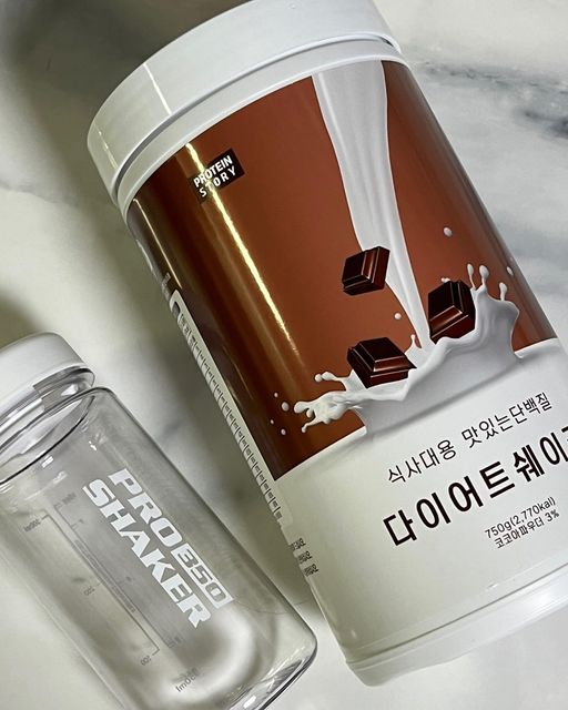 유나나❤️/ 협찬 맞팔👉 디엠✨찐소통 일상전문 on Instagram: "#협찬 다이어트, 운동하시는 분들에게 빠질 수 없는 필수 중 하나 프로틴이죠💪 그만큼 요즘은 프로틴 음료도 많이 나오는데
