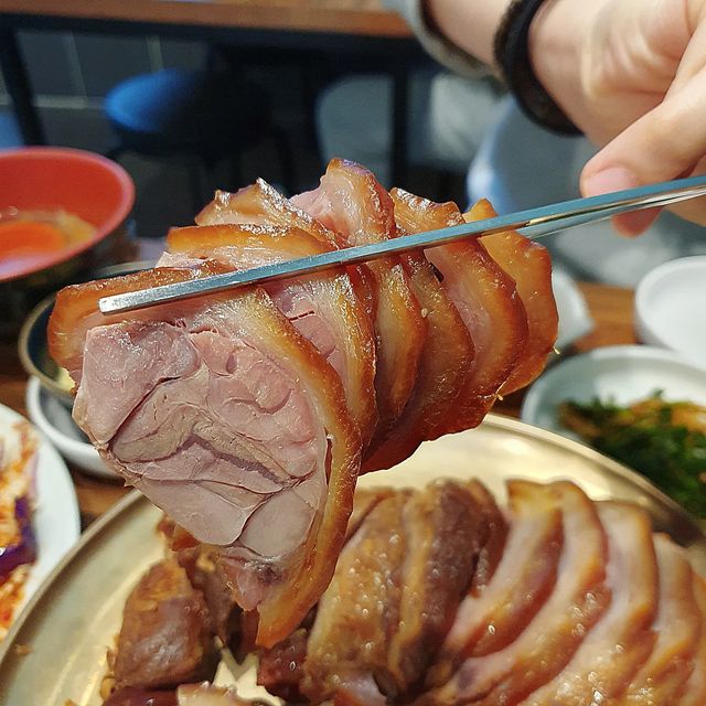 맛스타 on Instagram: "#광고#전농동맛집#청량리맛집#청량리역맛집#휘경동맛집#용답동맛집#족발맛집#보쌈맛집 #호야네족발 (동대문점) 친절한 사장님과 맛있는 족발이 있는곳! #족발 27,000원(小)