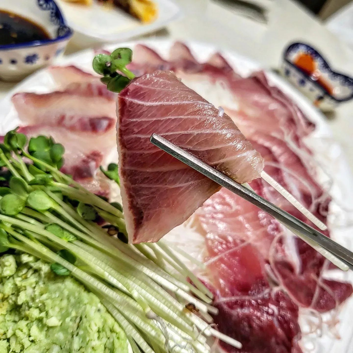 .
#하남수산물센터 1등 횟집는 역시
#와글와글회포장전문

하남 수산물시장 가면 알겠지만 상호명처럼 항상 사람들 #와들와글 많아요~
사람 많으니 맛 뿐만 아니라 신선도도 최고고요👍

사장님도 정말 친절해서 항상 대만족!!
저희는 대방어 먹었는데..
사진 기준 4만원이니 참고하세요 ㅎㅎ

진심 꿀맛!!!🥰😍🤩