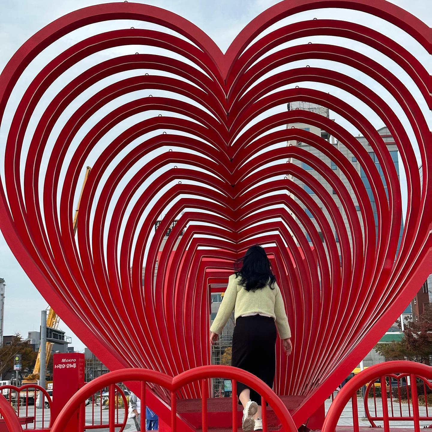 내 머리 예쁠때마다 10원씩 모았는데 강남에 건물 5개 사버렸잖아;