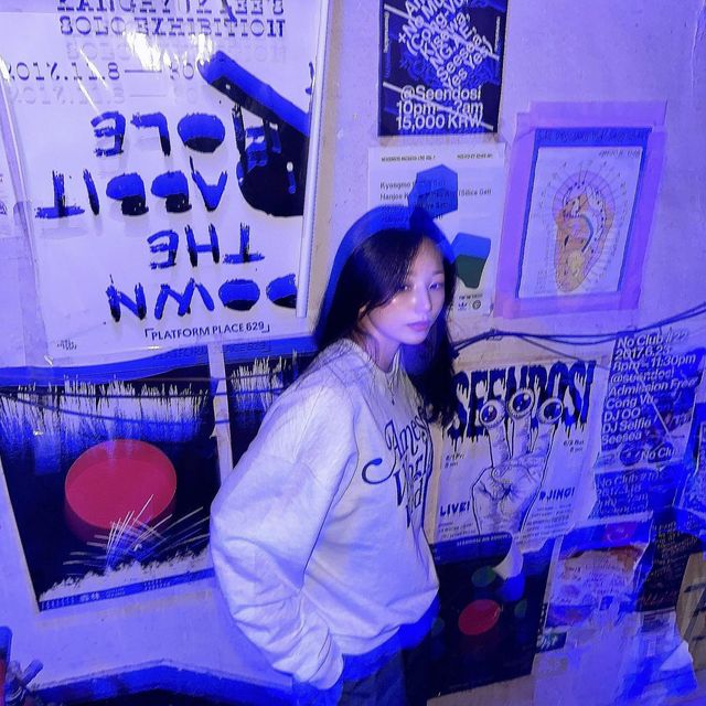@yejuda_kiki on Instagram: "Day with a SweatShirt🌔 #amesworldwide #맨투맨 #스웻셔츠 #에이블리뷰어 #을지로술집 #신도시 #을지로레스토랑 #녁 #을지로카페 #도탑다"
